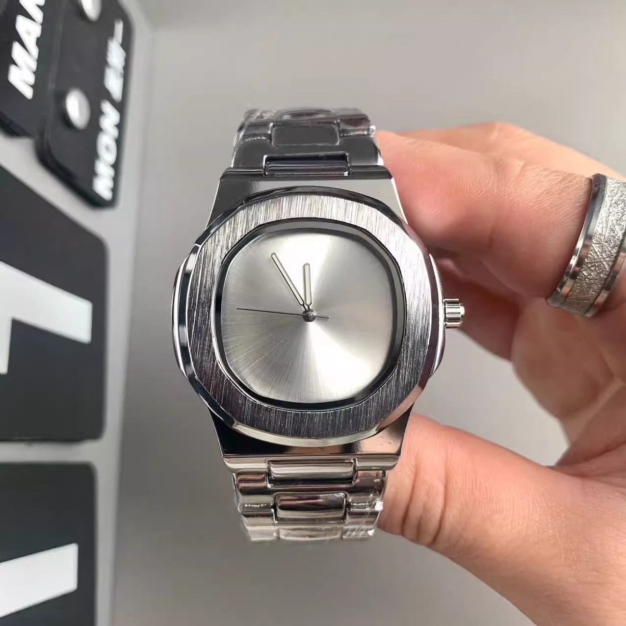 Herenuurwerk met eigen logo, m - Luxury Watch Brands recensie en prijs